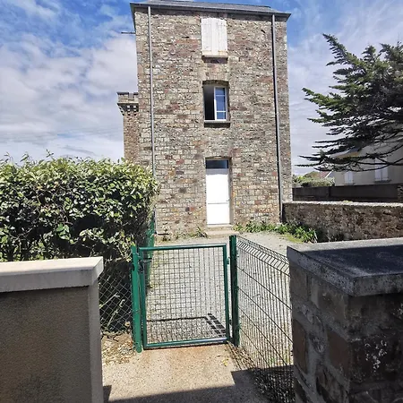 Apartmán 50 M De La *